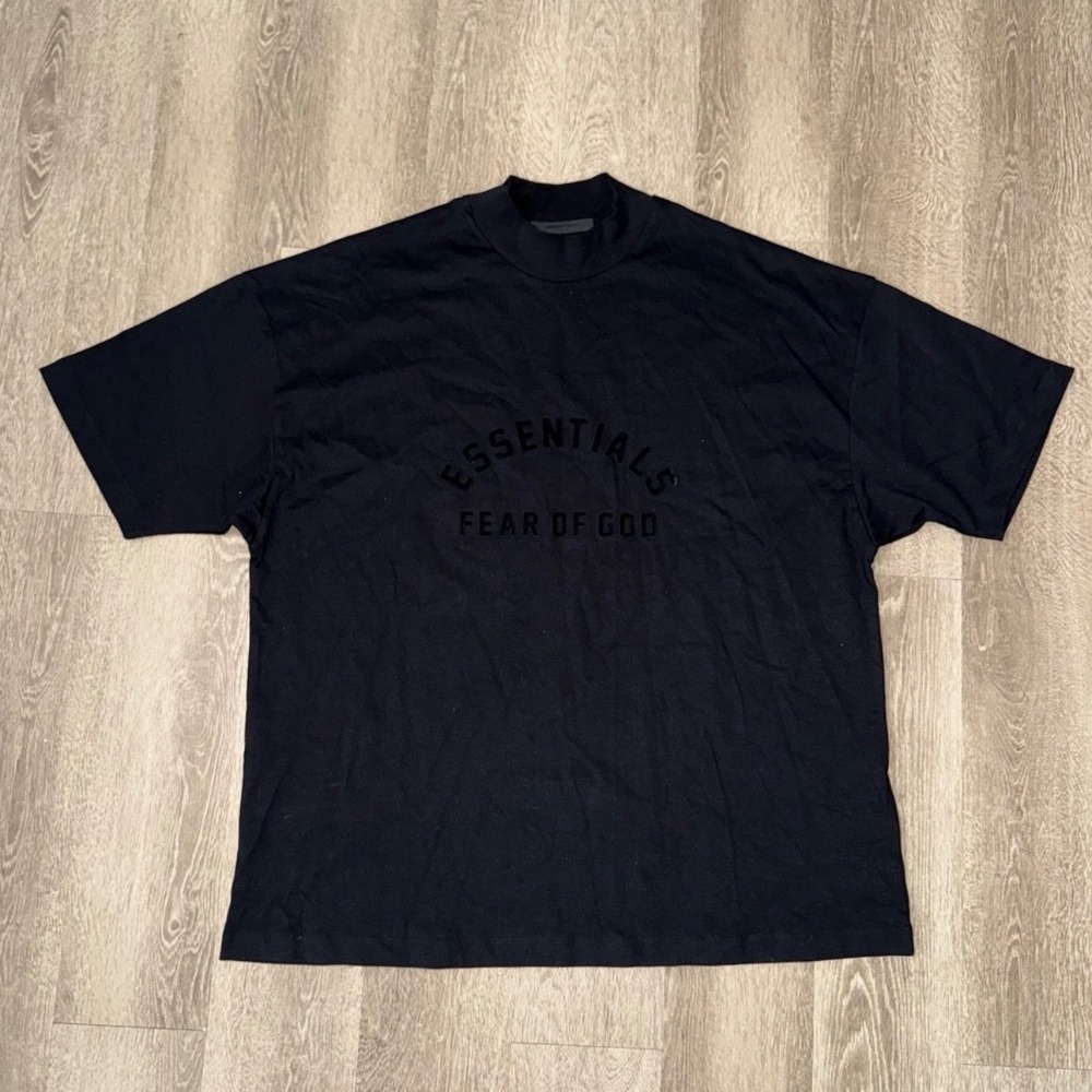 Streetwear Fear of God Essentials Logo T-Shirt Size M Black Mock Neck Boxy Tee